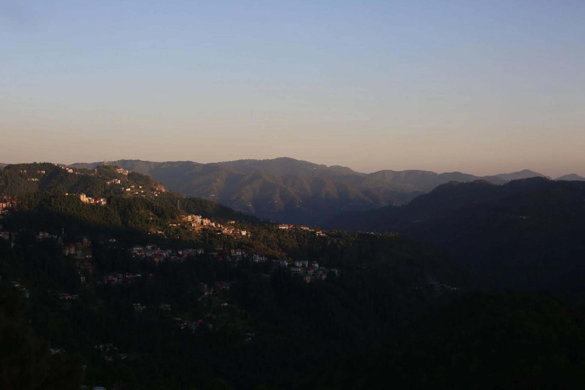 Hotel Aangan Regency Shimla Zewnętrze zdjęcie