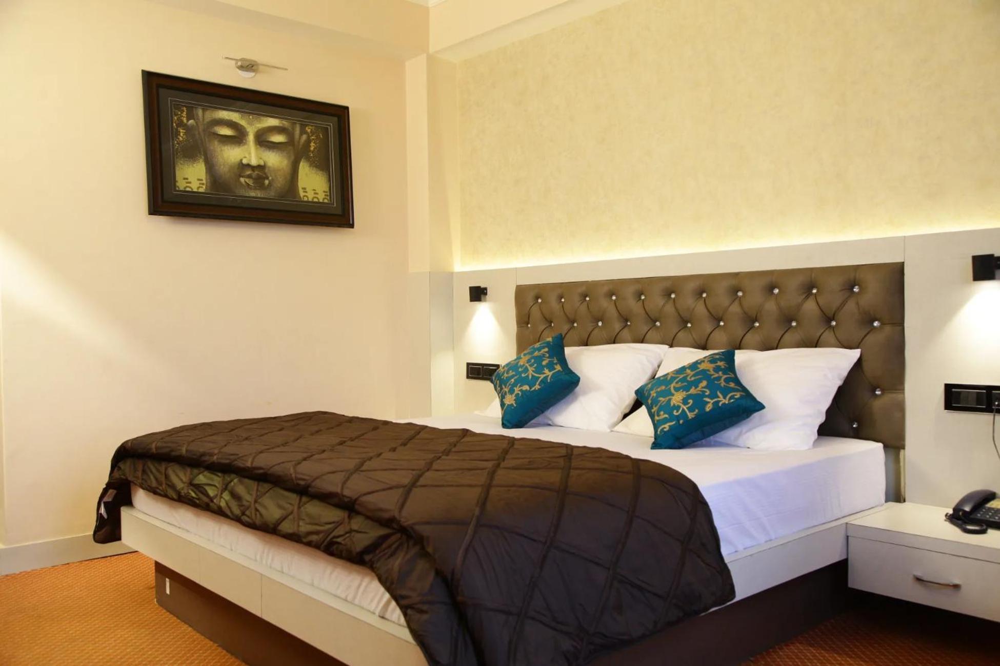 Hotel Aangan Regency Shimla Zewnętrze zdjęcie