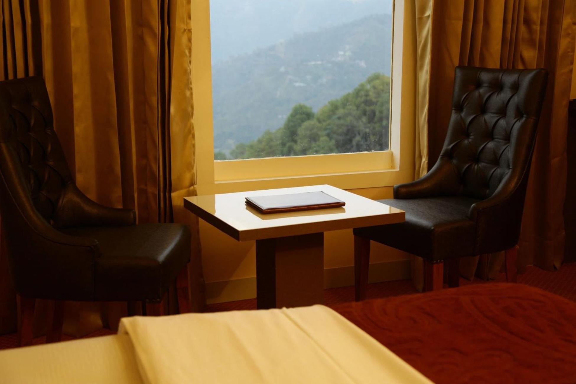 Hotel Aangan Regency Shimla Zewnętrze zdjęcie
