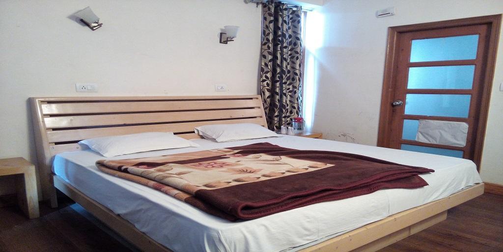 Hotel Aangan Regency Shimla Zewnętrze zdjęcie