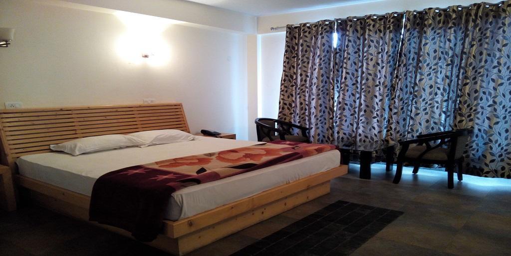 Hotel Aangan Regency Shimla Zewnętrze zdjęcie